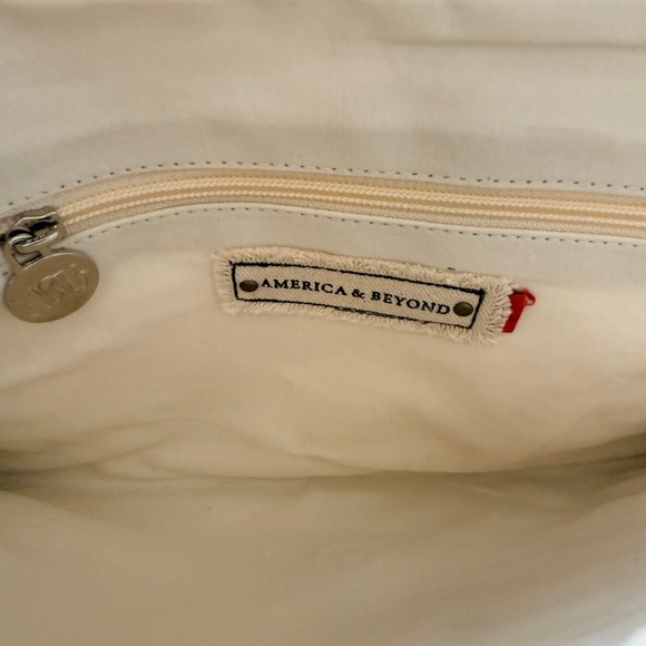 America & Beyond Clutch - Glitz and Glam - Picture 5 of 6